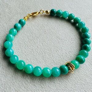 ✨ Dyed Quartz Bead Bracelet w/ 14K Gold-Plated Love Knot – Handmade, Elegant ✨